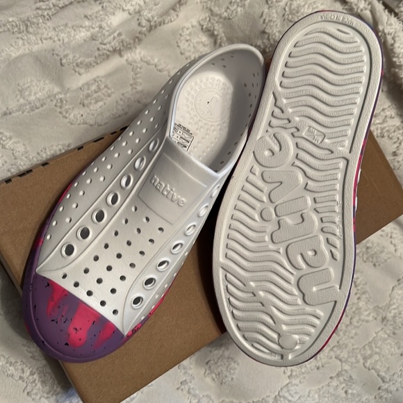 Brand new Natives - Picture 3 of 3